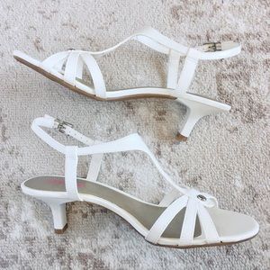 New NIB Connie Shoes Sandals Heels White size 8
